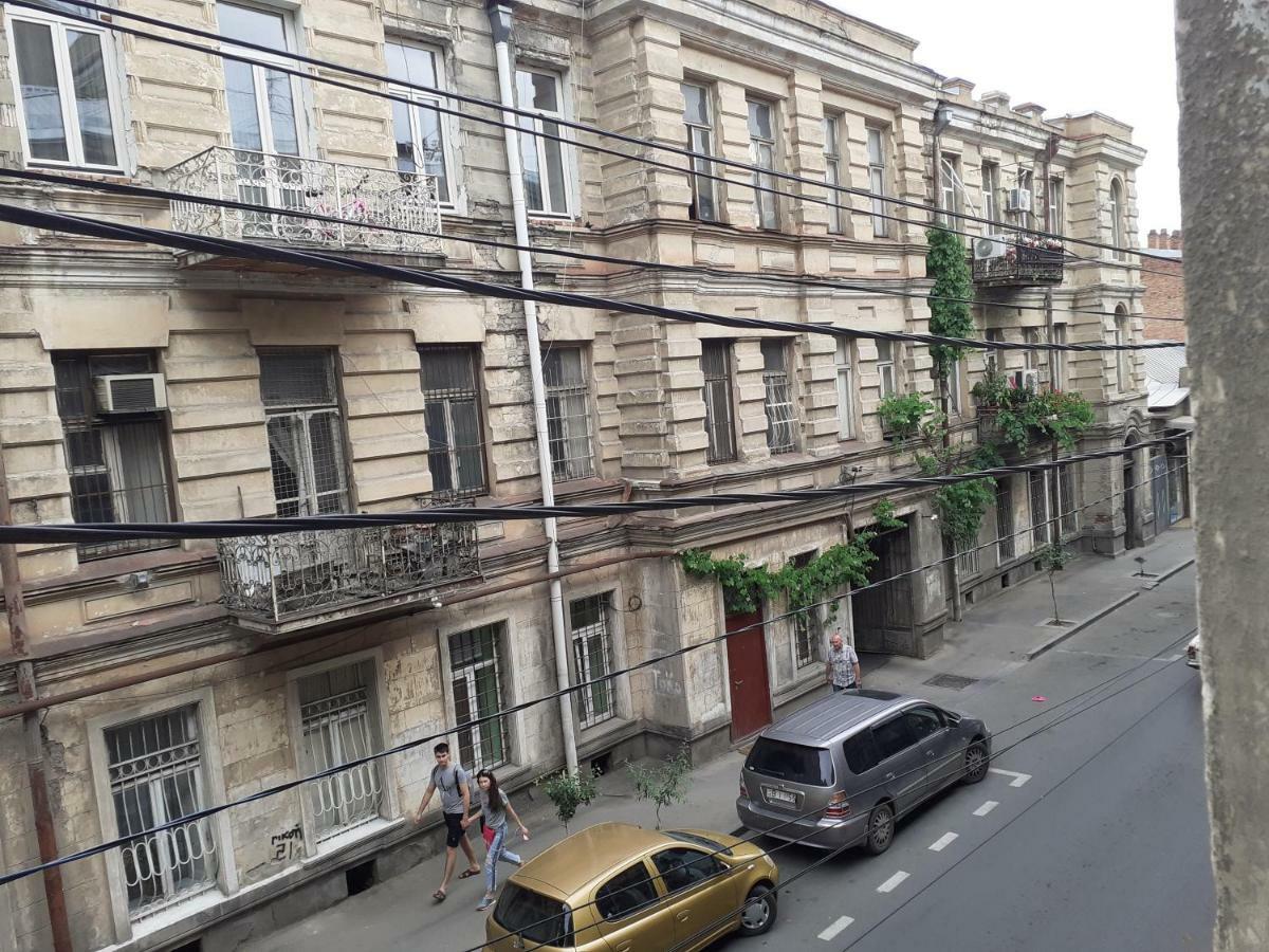 Woodmood Hostel Tbilisi Exteriör bild